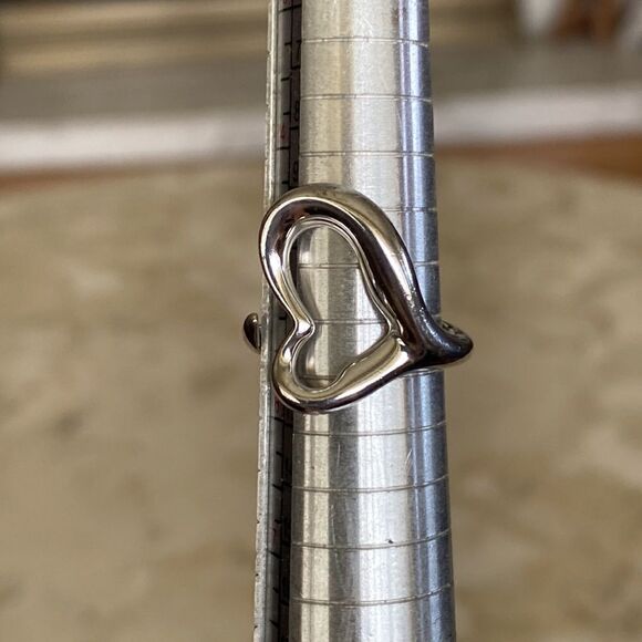 Tiffany & Co. Elsa Peretti Rare Large Open Heart 925 Sterling Silver Ring - Picture 6 of 8